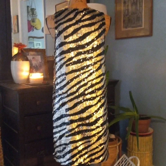 Trina Turk Quartz Black and Gold Zebra Stripe Sequin Mini Shift Dress NWT - Picture 8 of 15